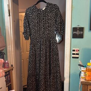 Chic Black Floral Maxi Dress Size Large
